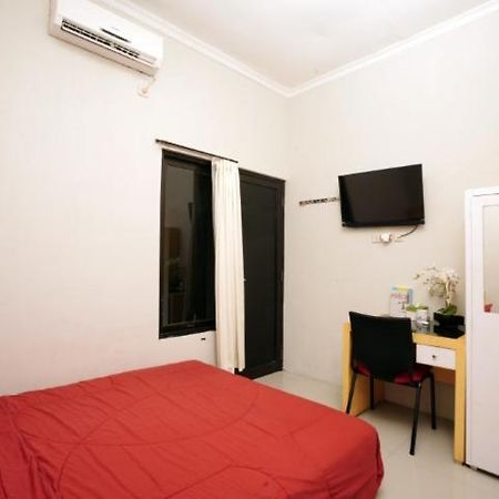 Dparagon Pamela 3 Hostel Jogjakarta Buitenkant foto