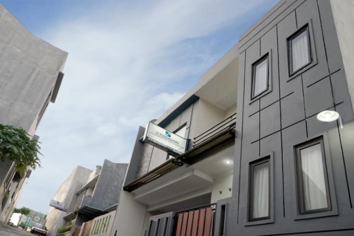 Dparagon Pamela 3 Hostel Jogjakarta Buitenkant foto