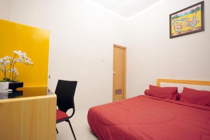 Dparagon Pamela 3 Hostel Jogjakarta Buitenkant foto